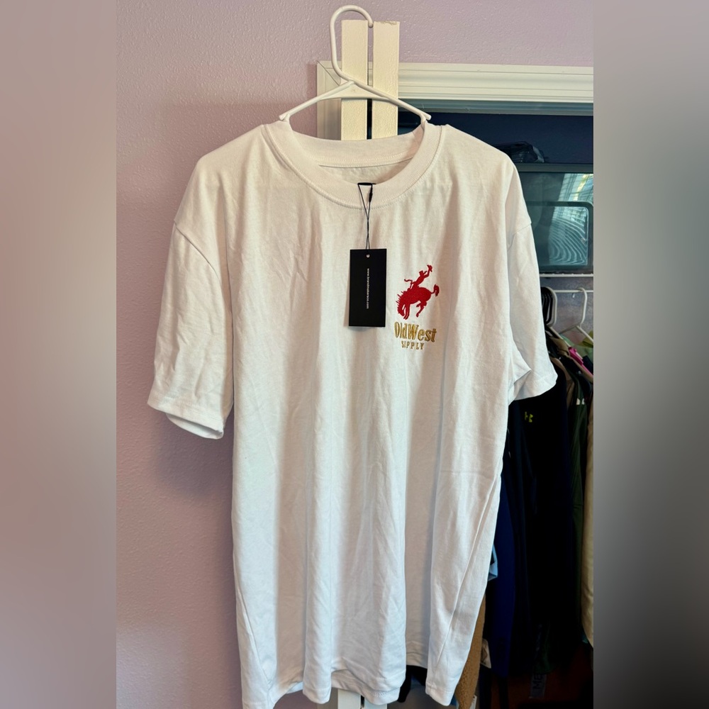BrandMakers Old West Supply Cowboy Graphic White Tshirt. Mens Lg. NWT